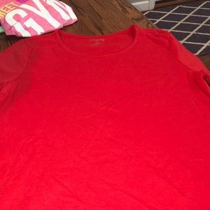 red crew neck short sleeved shirt